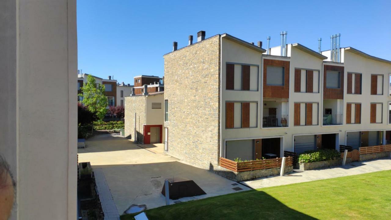 Golf Y Nieve Apartment Sabinanigo Exterior photo